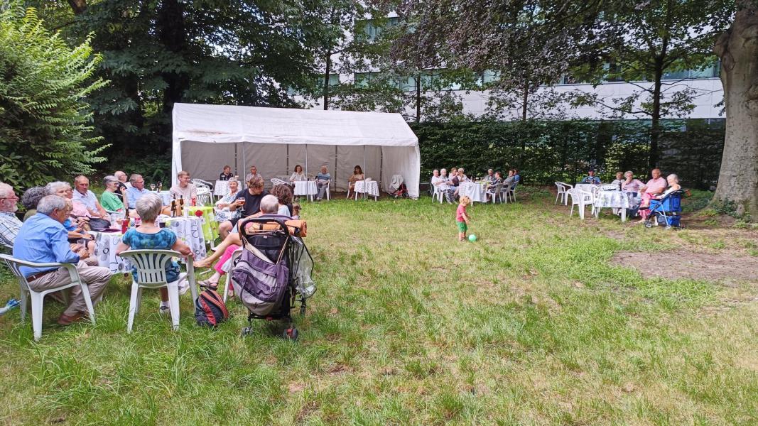de ideale luisterplek: de tuin van de pastorie 