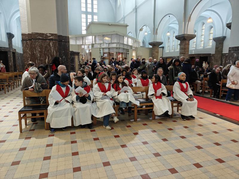 Daarna volgt de viering met woorddienst voor de vormelingen en andere kinderen © Kleopas