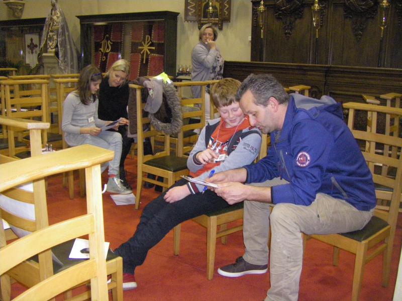 ouder en kind in gesprek
