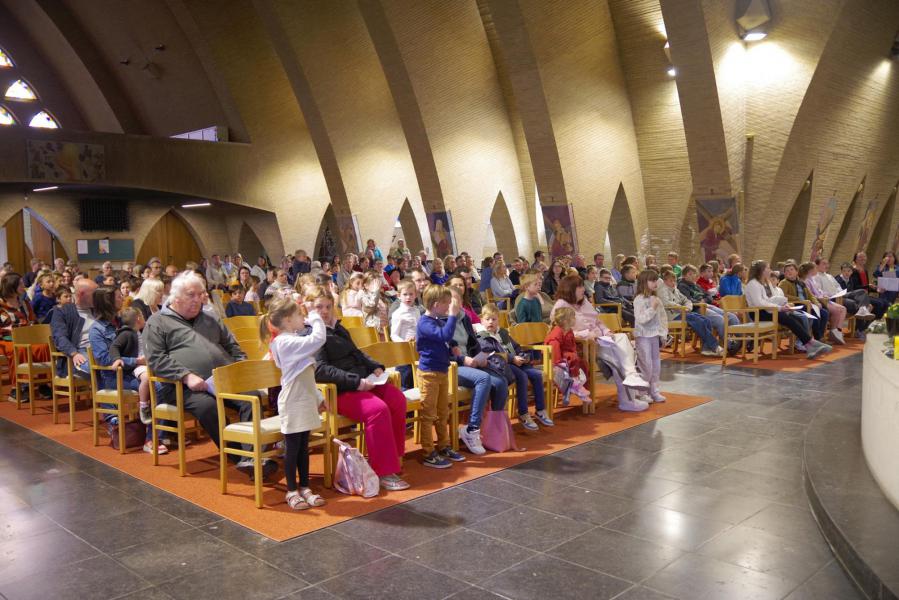 Gezinsviering in de  St Niklaaskerk (ODK) © G.C.