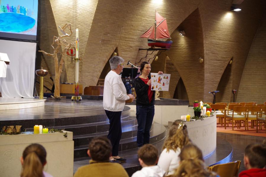 Gezinsviering in de  St Niklaaskerk (ODK) © G.C.