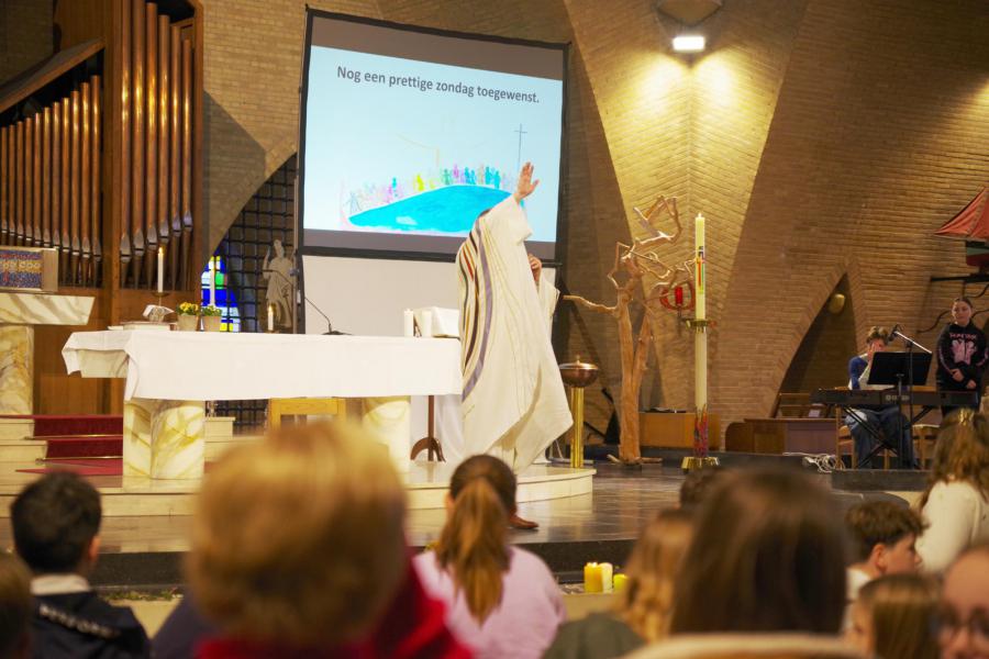 Gezinsviering in de  St Niklaaskerk (ODK) © G.C.