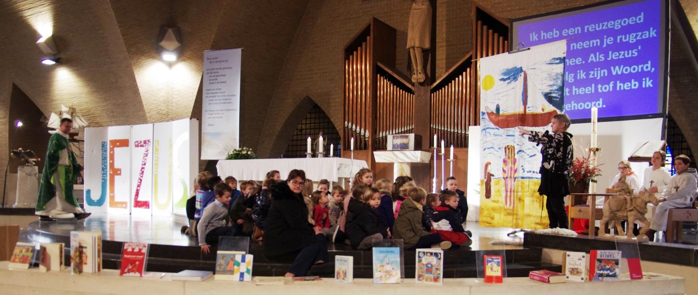 derde gezinsviering in de Sint-Niklaaskerk 