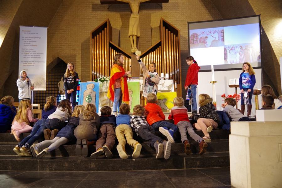 Tweede gezinsviering in Oostduinkerke © G. Craenen