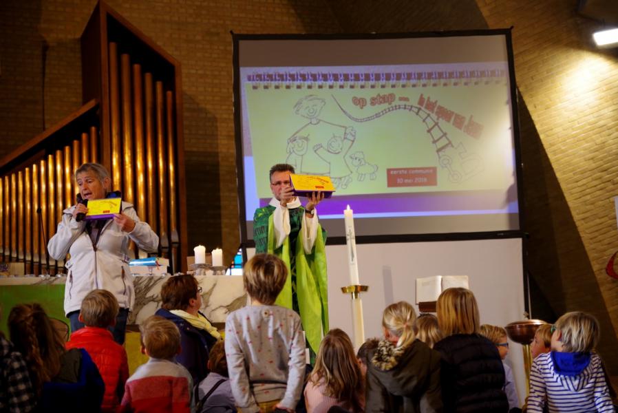 Tweede gezinsviering in Oostduinkerke © G. Craenen