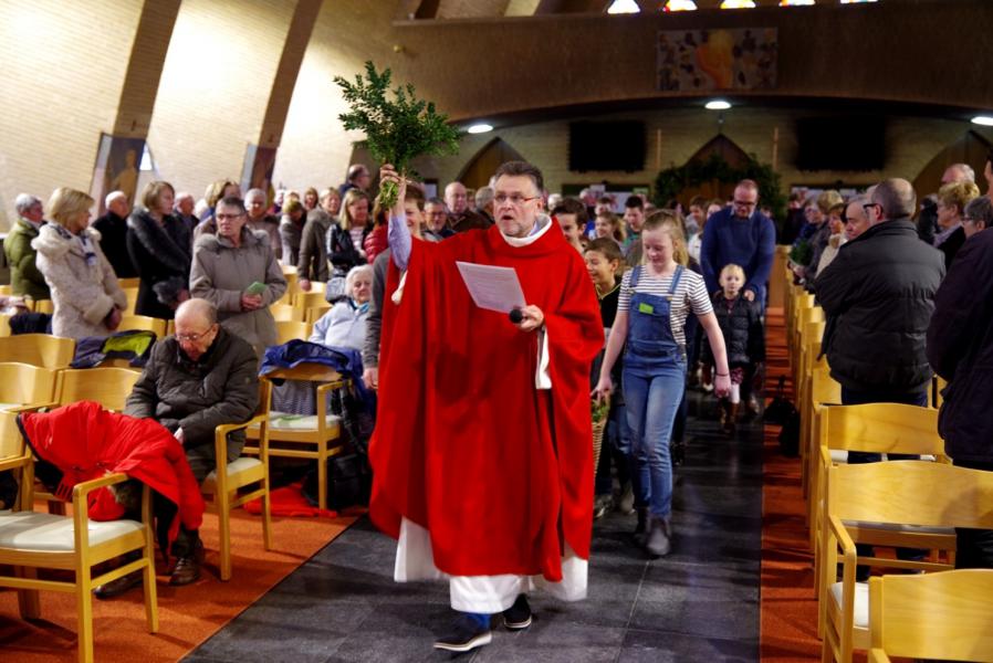 Vijfde Gezinsviering in de Sint-Niklaaskerk 
