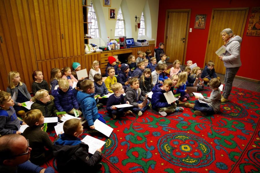 Vijfde Gezinsviering in de Sint-Niklaaskerk 