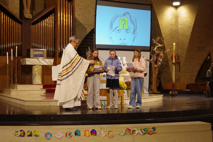 Eerste catechesebeurt en eerste gezinsviering vanuit de vormselcatechese © G.C.
