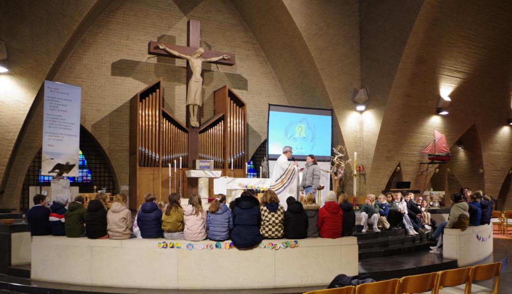 Eerste catechesebeurt en eerste gezinsviering vanuit de vormselcatechese © G.C.
