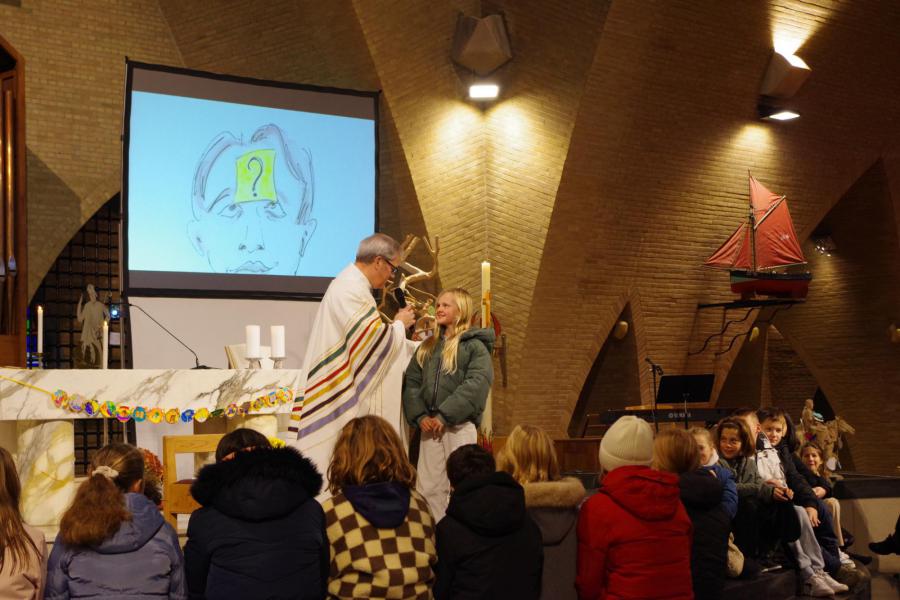 Eerste catechesebeurt en eerste gezinsviering vanuit de vormselcatechese © G.C.