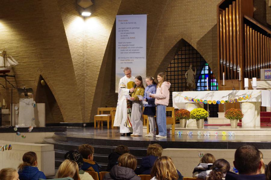 Eerste catechesebeurt en eerste gezinsviering vanuit de vormselcatechese © G.C.