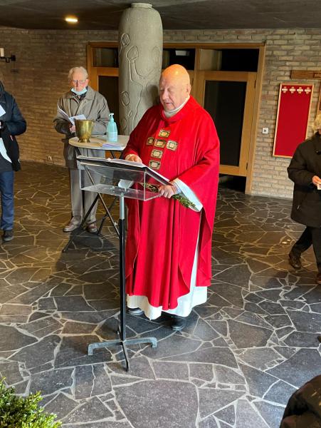 Bij het begin van de viering 