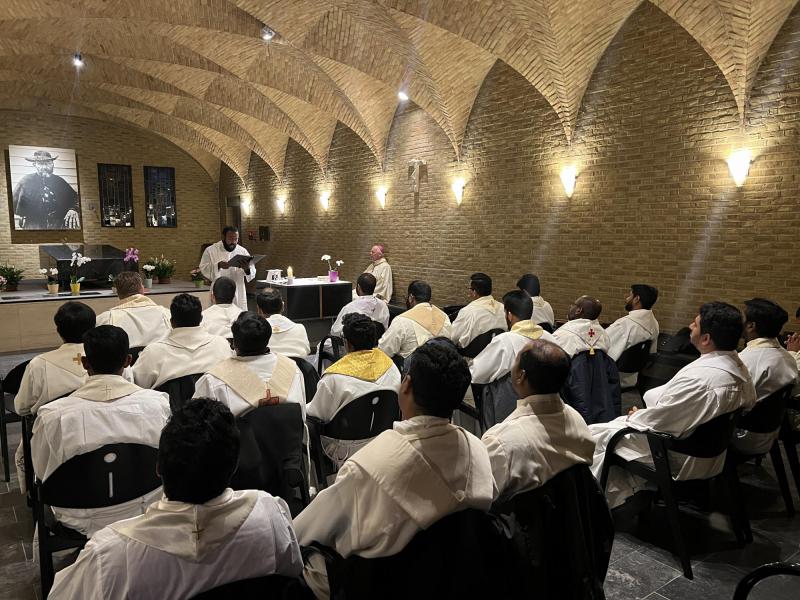 Delegatie van bisschop en priesters uit Roermond © Chris De Groote
