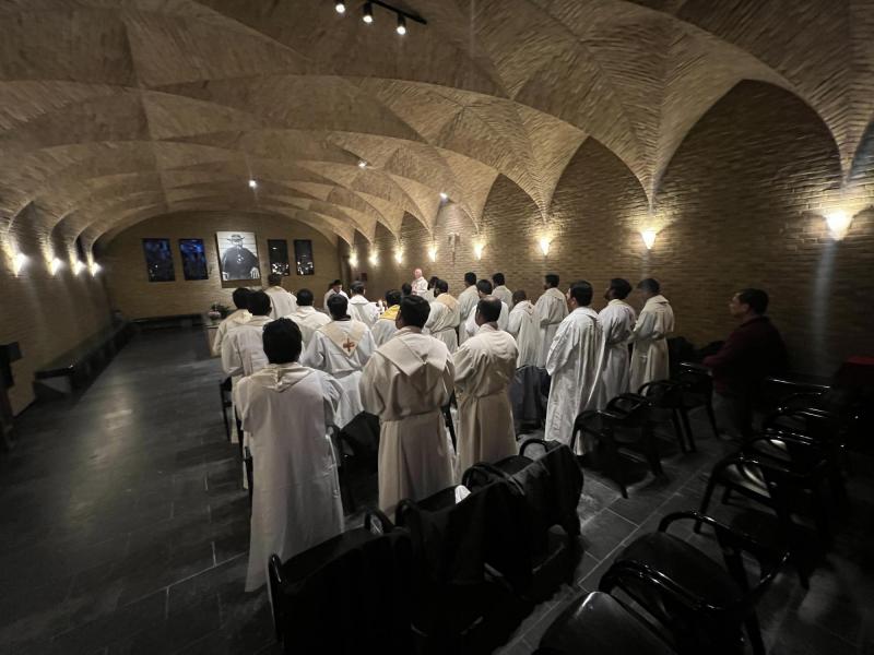 Delegatie van bisschop en priesters uit Roermond © Chris De Groote
