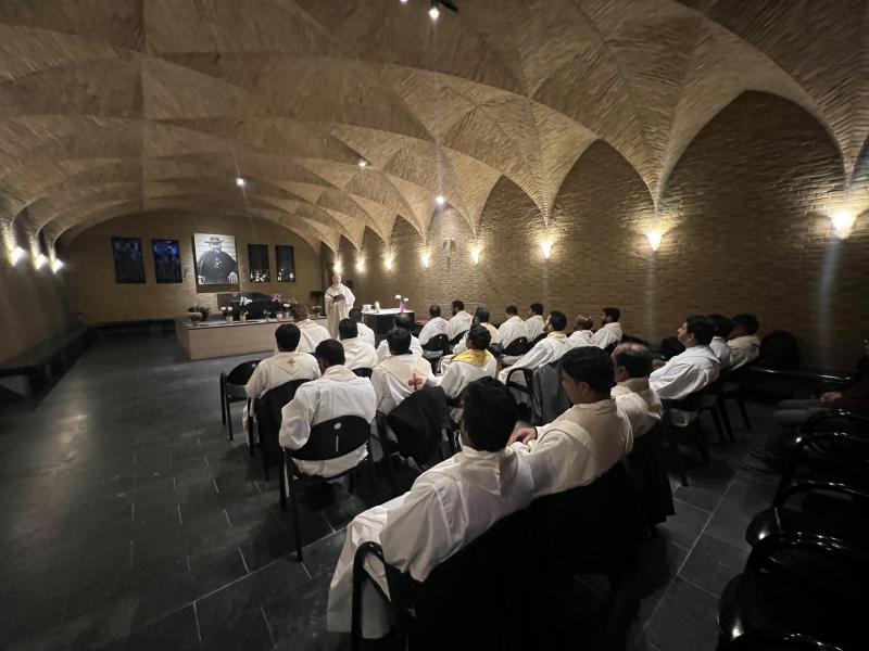 Delegatie van bisschop en priesters uit Roermond © Chris De Groote