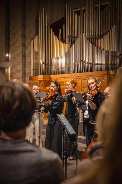 Kerstconcert 'A Royal Christmas' met het strijkensemble BRYGGEN, het Waelrant Kinder- en jeugdkoor en solisten van de Koningin Elisabeth Muziekkapel, 16 december 2025 © RV Captured