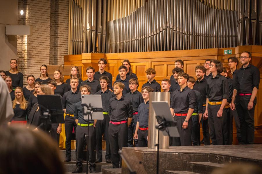 Kerstconcert 'A Royal Christmas' met het strijkensemble BRYGGEN, het Waelrant Kinder- en jeugdkoor en solisten van de Koningin Elisabeth Muziekkapel, 16 december 2025 © RV Captured