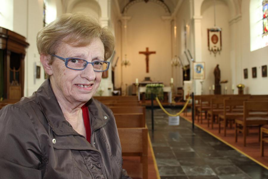 Maria Bauwens opent en sluit de kerk, haar tweede thuis, alle dagen van de week.