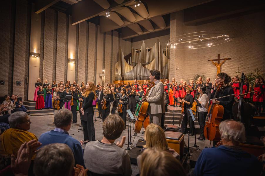 Kerstconcert 'A Royal Christmas' met het strijkensemble BRYGGEN, het Waelrant Kinder- en jeugdkoor en solisten van de Koningin Elisabeth Muziekkapel, 16 december 2025 © RV Captured