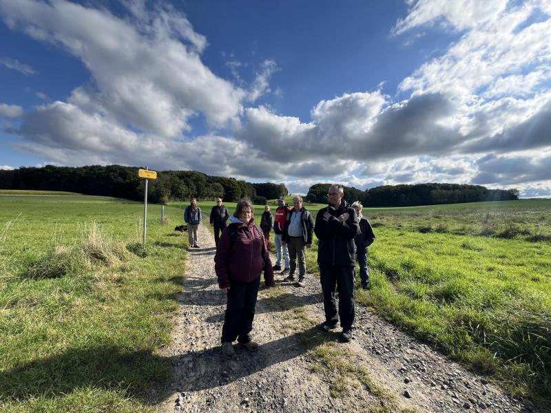 Wandeling in Meerbeek met, Jan , Floris, Guy, Brigitte , Ilse , Frieda, Chris D, Hedwig , Kristof, Chris DG, en honden Tiana, Aiko © Chris De Groote