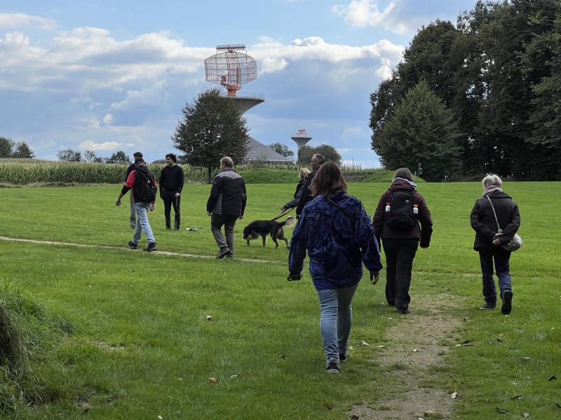 Wandeling in Meerbeek met, Jan , Floris, Guy, Brigitte , Ilse , Frieda, Chris D, Hedwig , Kristof, Chris DG, en honden Tiana, Aiko © Chris De Groote