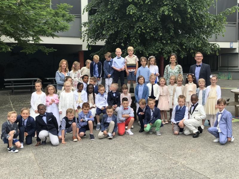 Eerste communicanten van het Sint-Aloysiuscollege © Alexander Vandaele