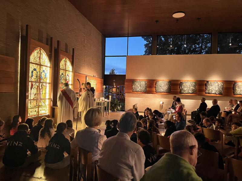  Het was een gebedswake voor en door jongeren. 