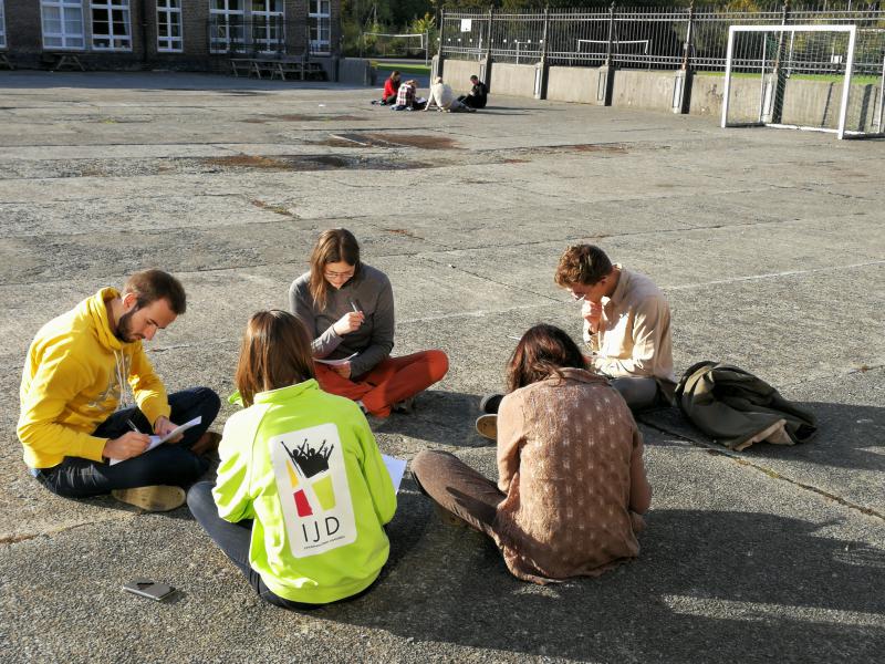 Jongeren wisselen uit over hun geloof naar aanleiding van de jongerensynode. © IJD Gent, foto: Isolde Ruelens