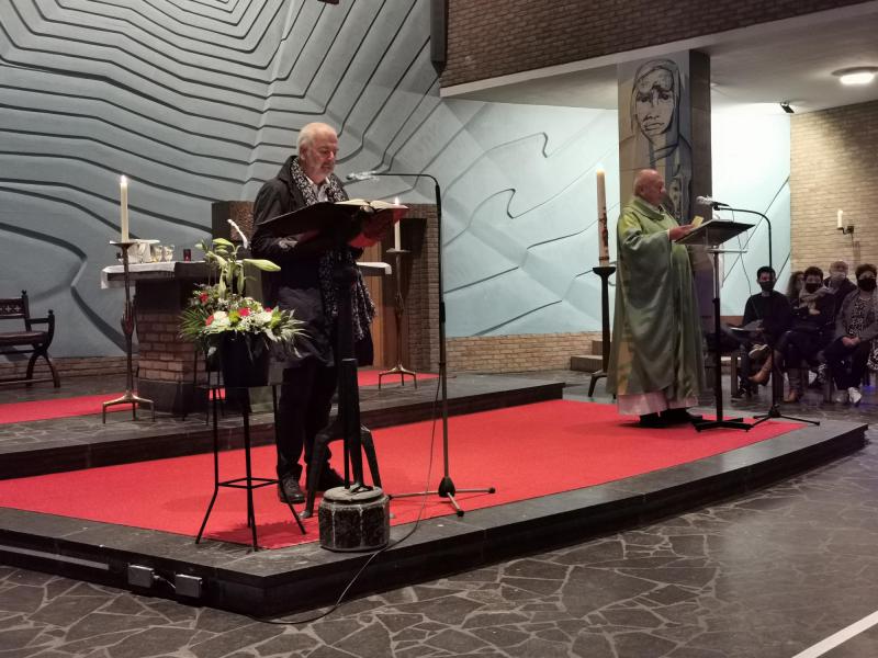 Luc Lehouck, lector van dienst 
