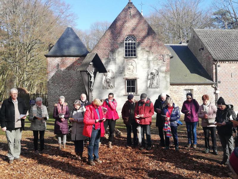 Pelgrimstocht bij het begin van de 40-dagentijd © Bart van Gruisen