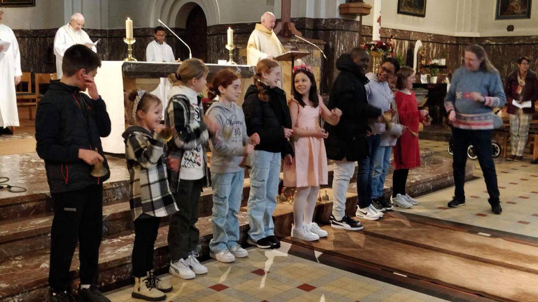 Uitbundig klokken luiden tijdens het Gloria © Christine Van Vlierden