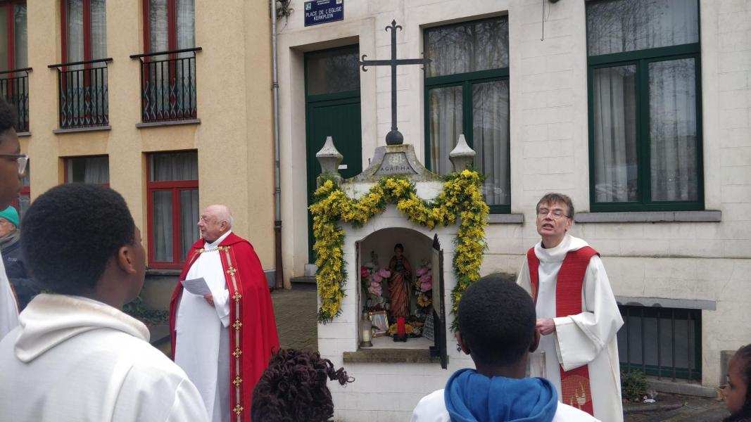 Bij de Kapel van Sint-Agatha wordt het leven verteld en gebeden © Kleopas