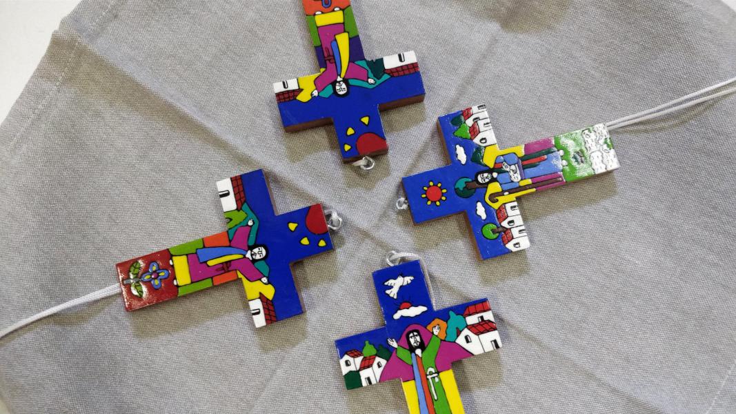 Kruisjes voor de vormelingen geschonken door de pastorale eenheid Kleopas © Kleopas
