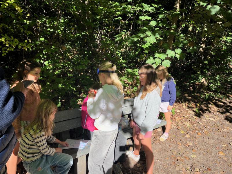 Samen spelenderwijs ontdekken. 