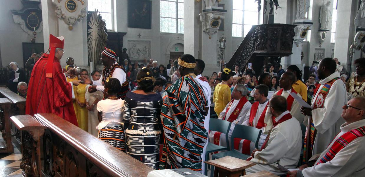 Internationale viering Heilig Kruiskerk begijnhof  © Jan Jans