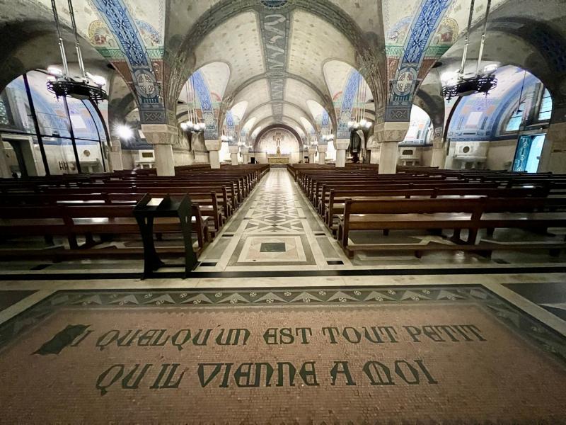 Crypte in de basiliek van de Heilige Thérèse van Lisieux © Chris De Groote