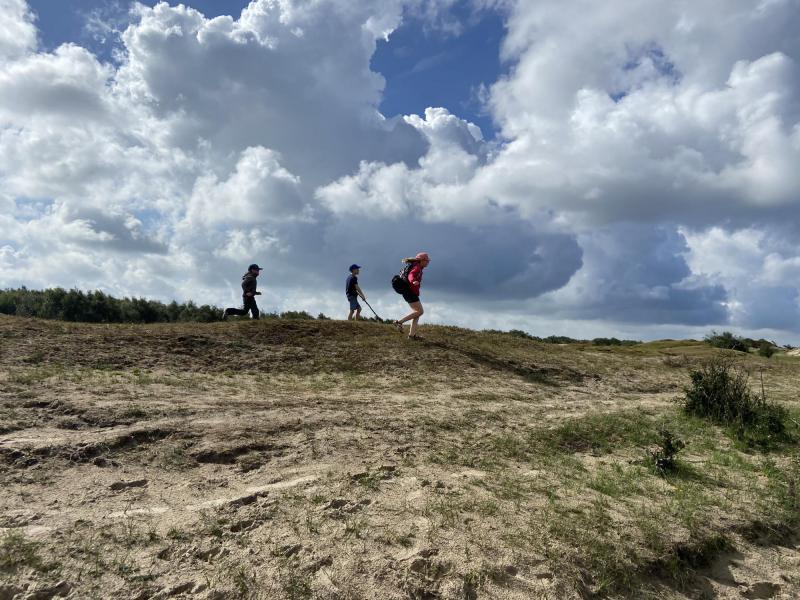 Tussendoor ook tijd om te spelen in de duinen © Els Agten