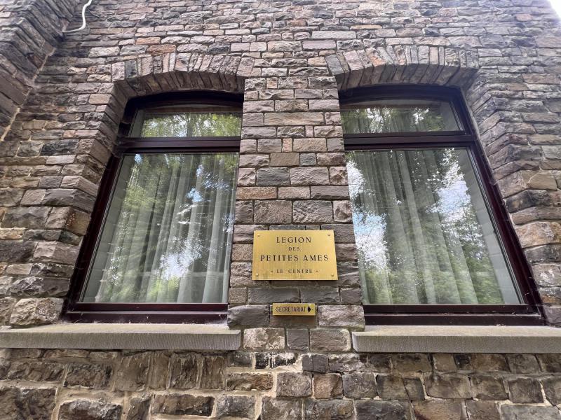 Bordje secretariaat Legioen Kleine Zielen © Chris De Groote