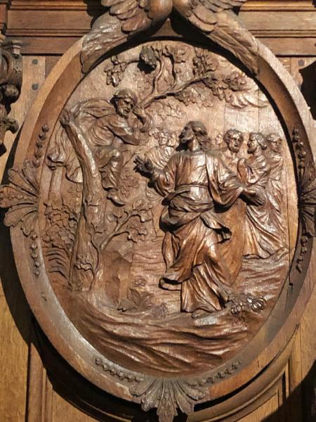 Jezus ziet Zacheus zitten in een boom en roept hem. © Kerkfabriek van Sint-Carolus Borromeus te Antwerpen