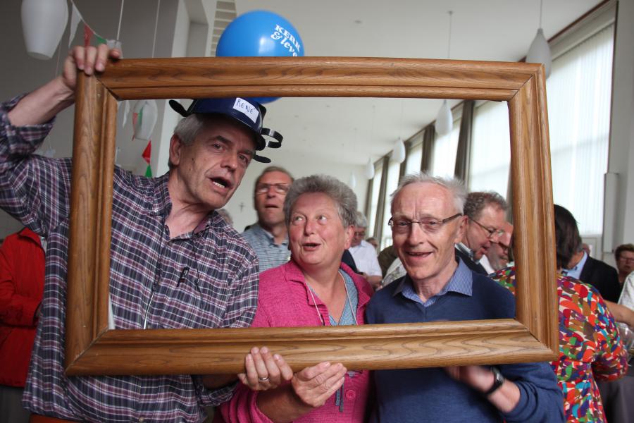 René met lokale medewerkers Kerk & Leven uit het bisdom Brugge. © Liselotte Anckaert