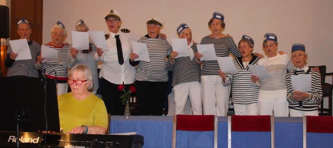 'De Basiliek' bracht de passagiers langs diverse Europese landen voor een fantastisch muzikaal avontuur. © Pius X-koor