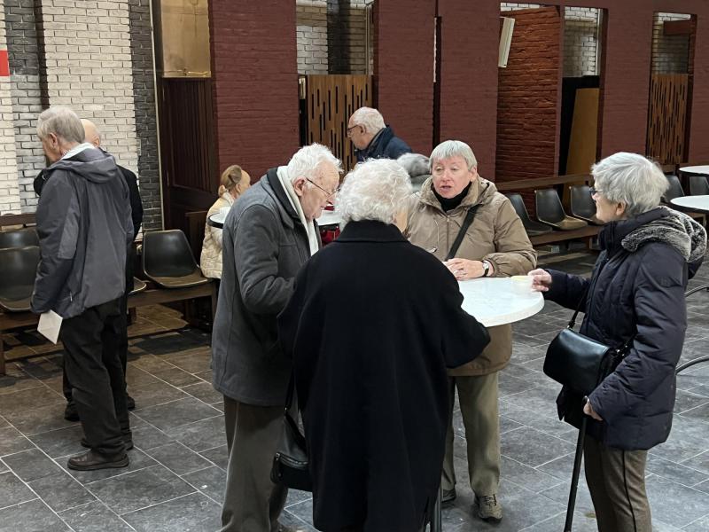 Na de viering werd er genoten van een heerlijk kopje soep en gezellig nagepraat © Dirk Bellens
