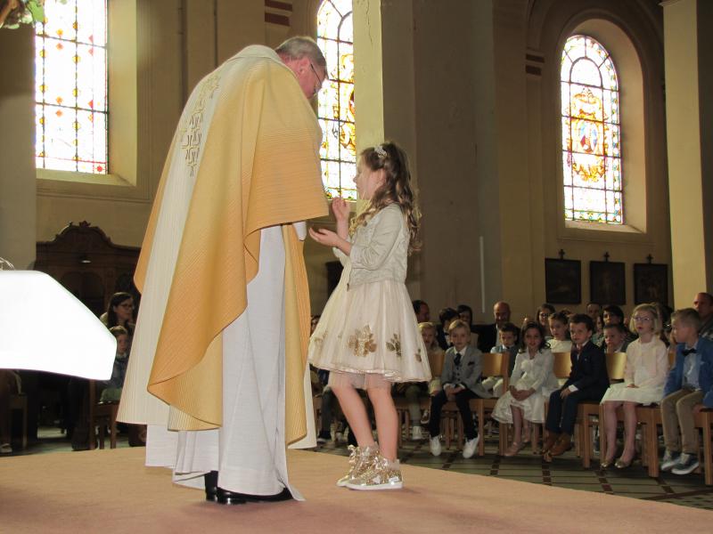 Eerste communicanten van de school "Het Paleis" 