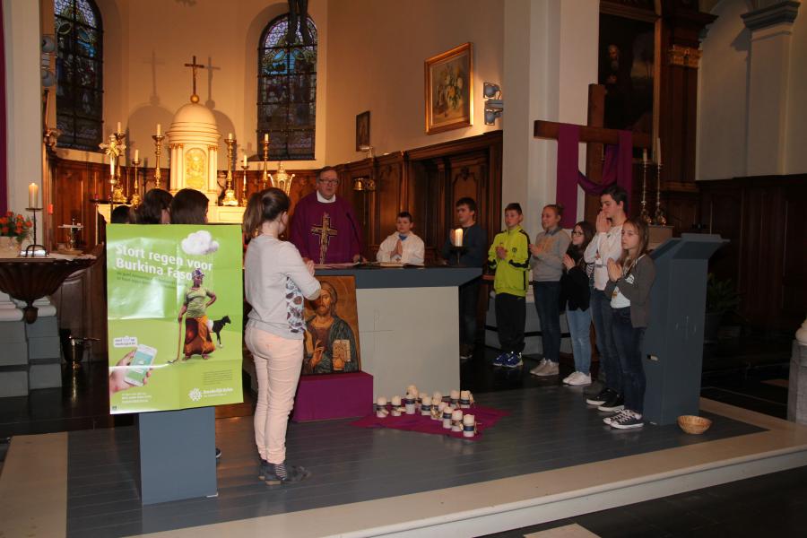 Kruisoplegging Okegem © Christiane De Saeger