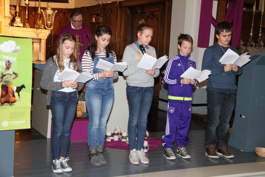 Kruisoplegging Okegem © Christiane De Saeger