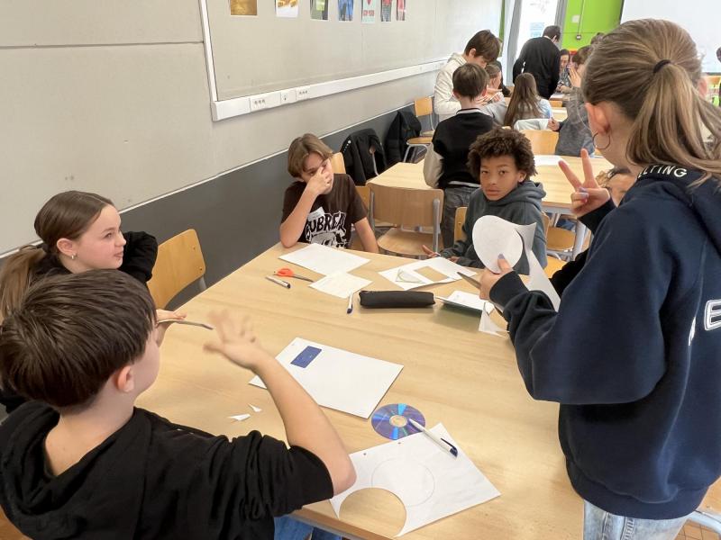 De meest creatieve manieren worden bovengehaald om te onderhandelen en de de perfecte figuren te maken, 15 maart 2025 © Dirk Bellens