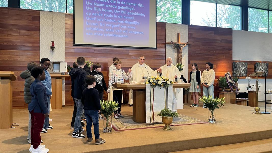 Een vreugdevolle en sfeervolle paasviering. 