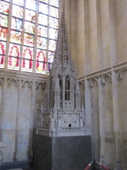 Federatieraad bezoekt O.L.Vrouwebasiliek en Teseum  in Tongeren 