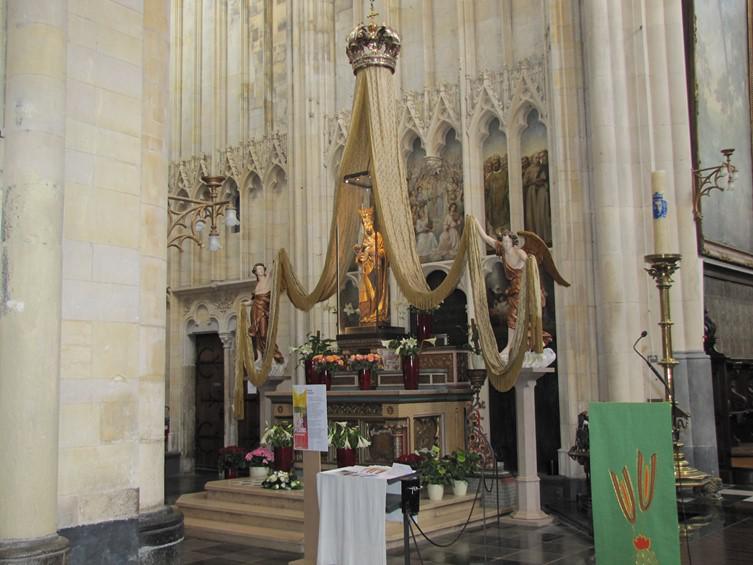 Federatieraad bezoekt O.L.Vrouwebasiliek en Teseum  in Tongeren 