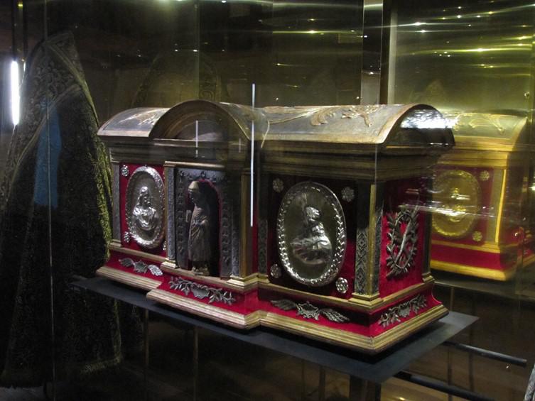 Federatieraad bezoekt O.L.Vrouwebasiliek en Teseum  in Tongeren 